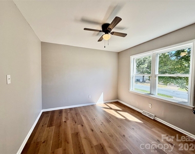 3517 Cross Winds Drive - Photo Thumbnail 4