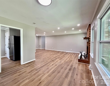3517 Cross Winds Drive - Photo Thumbnail 15