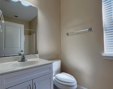 1308 Kenilworth Avenue - Photo Thumbnail 11