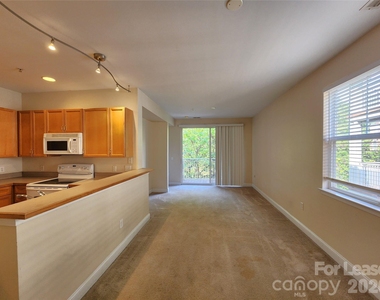 1308 Kenilworth Avenue - Photo Thumbnail 4