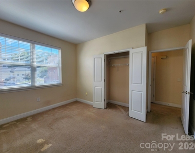 1308 Kenilworth Avenue - Photo Thumbnail 10