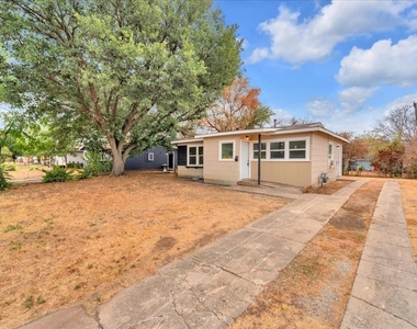 5528 Rickenbacker Place - Photo Thumbnail 4