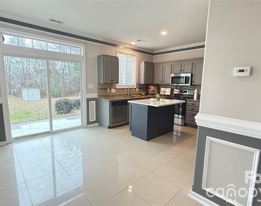 2019 Astoria Drive - Photo Thumbnail 13