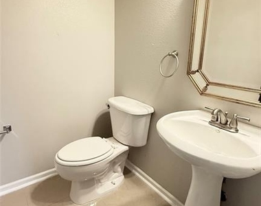 2019 Astoria Drive - Photo Thumbnail 9