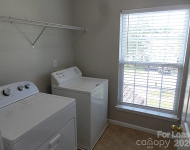 2220 Waters Trail Drive - Photo Thumbnail 10