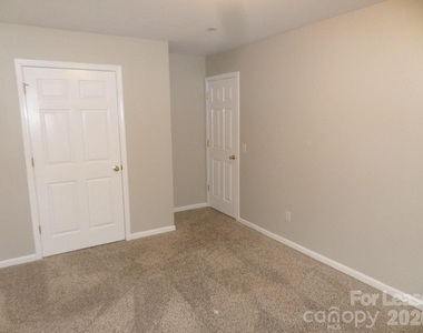2220 Waters Trail Drive - Photo Thumbnail 9