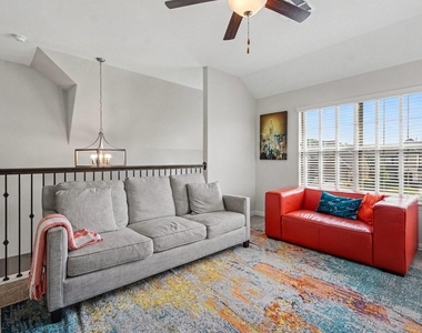 204 Lake Cove Drive - Photo Thumbnail 6