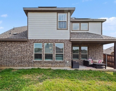 204 Lake Cove Drive - Photo Thumbnail 13