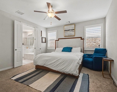 204 Lake Cove Drive - Photo Thumbnail 8