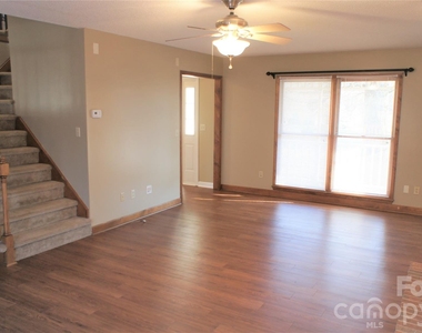 2308 Heathershire Lane - Photo Thumbnail 6