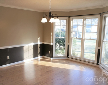 2308 Heathershire Lane - Photo Thumbnail 4