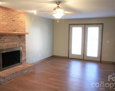 2308 Heathershire Lane - Photo Thumbnail 5