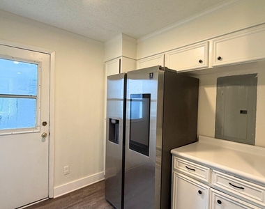 641 Kingridge Place - Photo Thumbnail 4