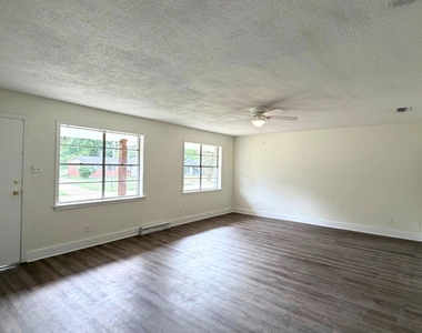 641 Kingridge Place - Photo Thumbnail 2