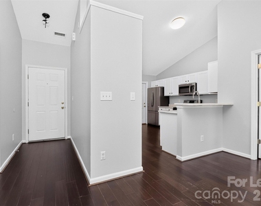 1713 Summit Ridge Lane - Photo Thumbnail 10
