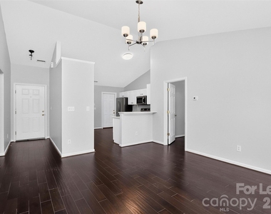 1713 Summit Ridge Lane - Photo Thumbnail 12