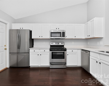 1713 Summit Ridge Lane - Photo Thumbnail 18