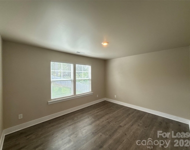 1009 Justice Avenue - Photo Thumbnail 11