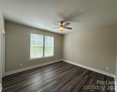 1009 Justice Avenue - Photo Thumbnail 8