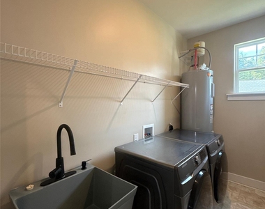 1009 Justice Avenue - Photo Thumbnail 7