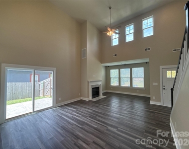 1009 Justice Avenue - Photo Thumbnail 3