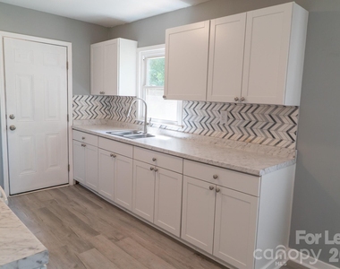 326 Gorrell Street - Photo Thumbnail 7