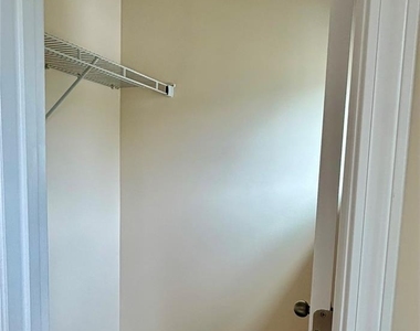 7703 Kelburn Lane - Photo Thumbnail 24