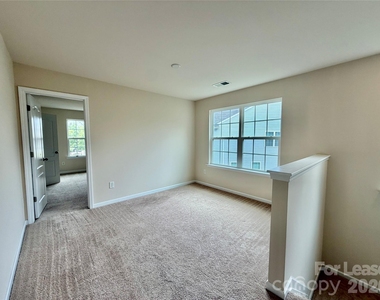 7703 Kelburn Lane - Photo Thumbnail 17