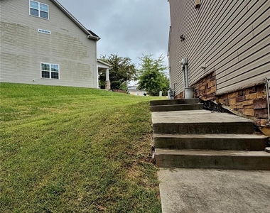 7703 Kelburn Lane - Photo Thumbnail 39