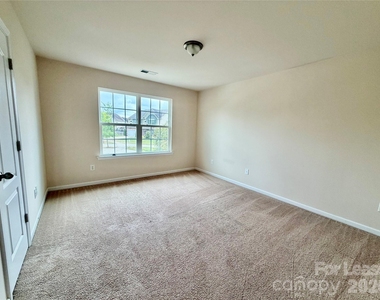 7703 Kelburn Lane - Photo Thumbnail 32