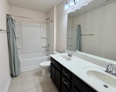 7703 Kelburn Lane - Photo Thumbnail 27