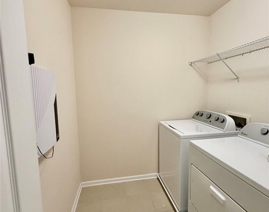 7703 Kelburn Lane - Photo Thumbnail 31