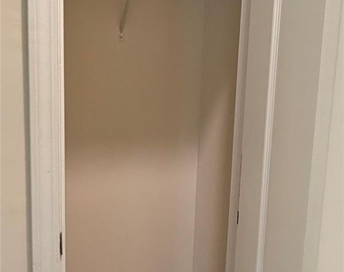 7703 Kelburn Lane - Photo Thumbnail 6