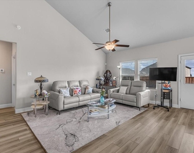 5665 Castle Peak Bend - Photo Thumbnail 11