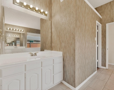 320 Elizabeth Trail - Photo Thumbnail 25