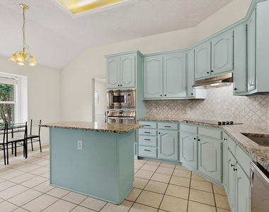 320 Elizabeth Trail - Photo Thumbnail 8