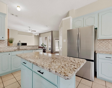 320 Elizabeth Trail - Photo Thumbnail 6