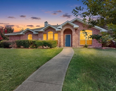 320 Elizabeth Trail - Photo Thumbnail 2