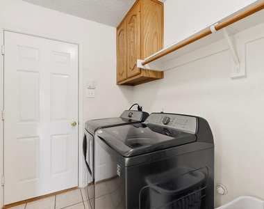 320 Elizabeth Trail - Photo Thumbnail 17