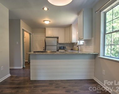 11205 Vintage Lane - Photo Thumbnail 2