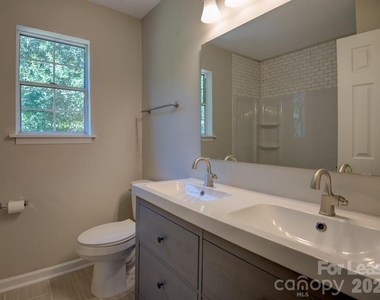 11205 Vintage Lane - Photo Thumbnail 17