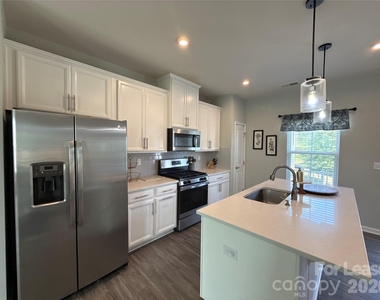 10840 Overlook Mountain Drive - Photo Thumbnail 10