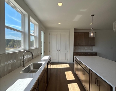 7009 Westrow Avenue - Photo Thumbnail 8