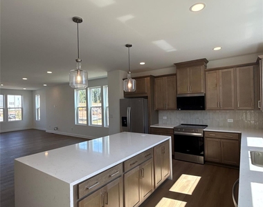 7009 Westrow Avenue - Photo Thumbnail 6