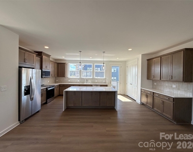 7009 Westrow Avenue - Photo Thumbnail 5