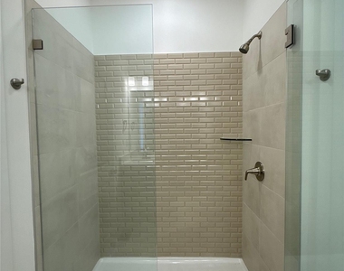 7009 Westrow Avenue - Photo Thumbnail 12