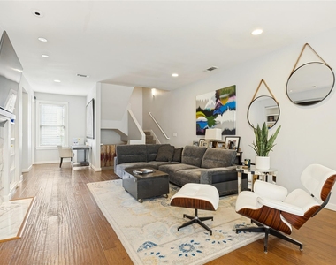 2604 Thomas Avenue - Photo Thumbnail 2
