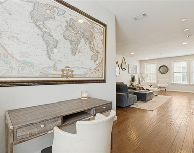 2604 Thomas Avenue - Photo Thumbnail 6