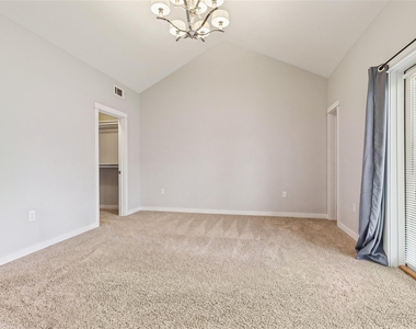 2604 Thomas Avenue - Photo Thumbnail 7