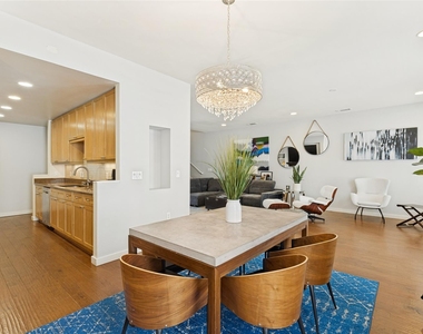 2604 Thomas Avenue - Photo Thumbnail 3